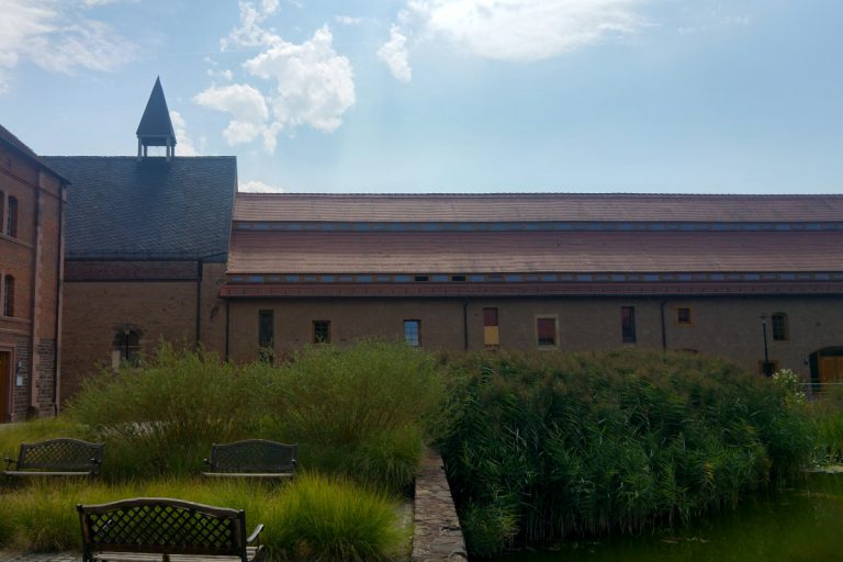 kloster-kirche-vom-innenhof